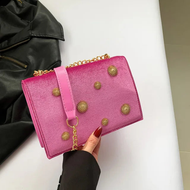 https://ae01.alicdn.com/kf/S687e392b260948688a14ac566a23a334q/Brand-Designer-Velvet-Women-s-Shoulder-Bag-Retro-Chain-Metal-FlowerCrossbody-Bag-Flap-Handbag.jpg_640x640.jpg
