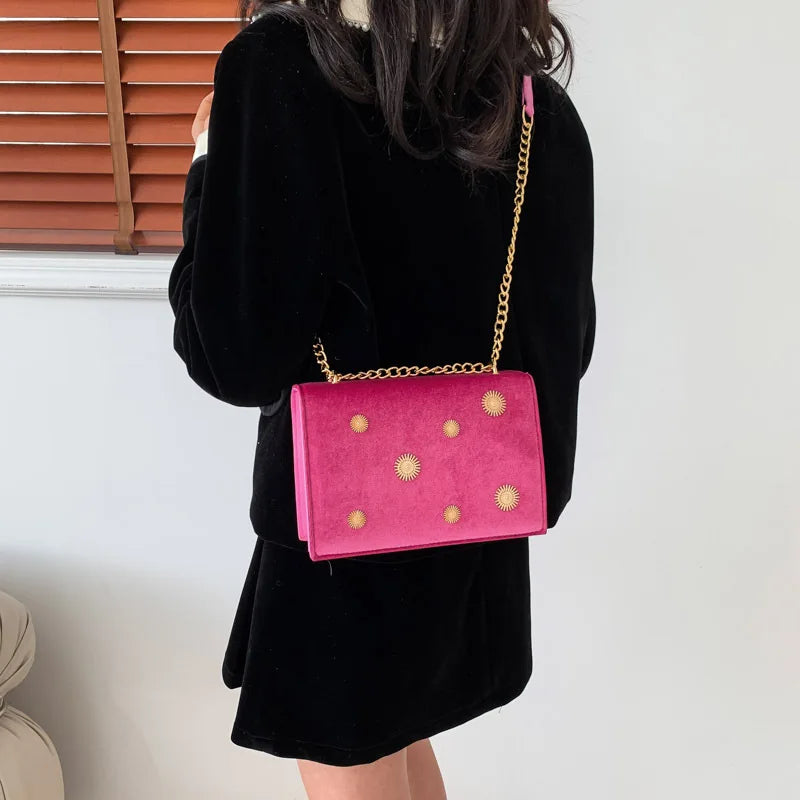 https://ae01.alicdn.com/kf/Sfcec73c3e6284eed844f9c49208a5c55v/Brand-Designer-Velvet-Women-s-Shoulder-Bag-Retro-Chain-Metal-FlowerCrossbody-Bag-Flap-Handbag.jpg