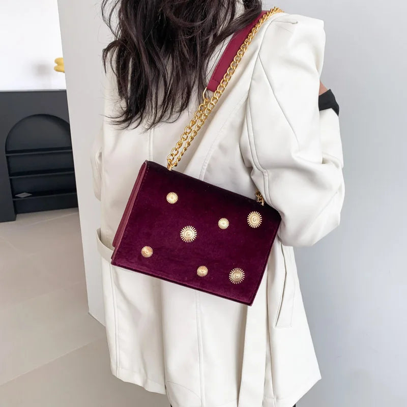 https://ae01.alicdn.com/kf/S86c151873ff7402bba47f828576656a0y/Brand-Designer-Velvet-Women-s-Shoulder-Bag-Retro-Chain-Metal-FlowerCrossbody-Bag-Flap-Handbag.jpg