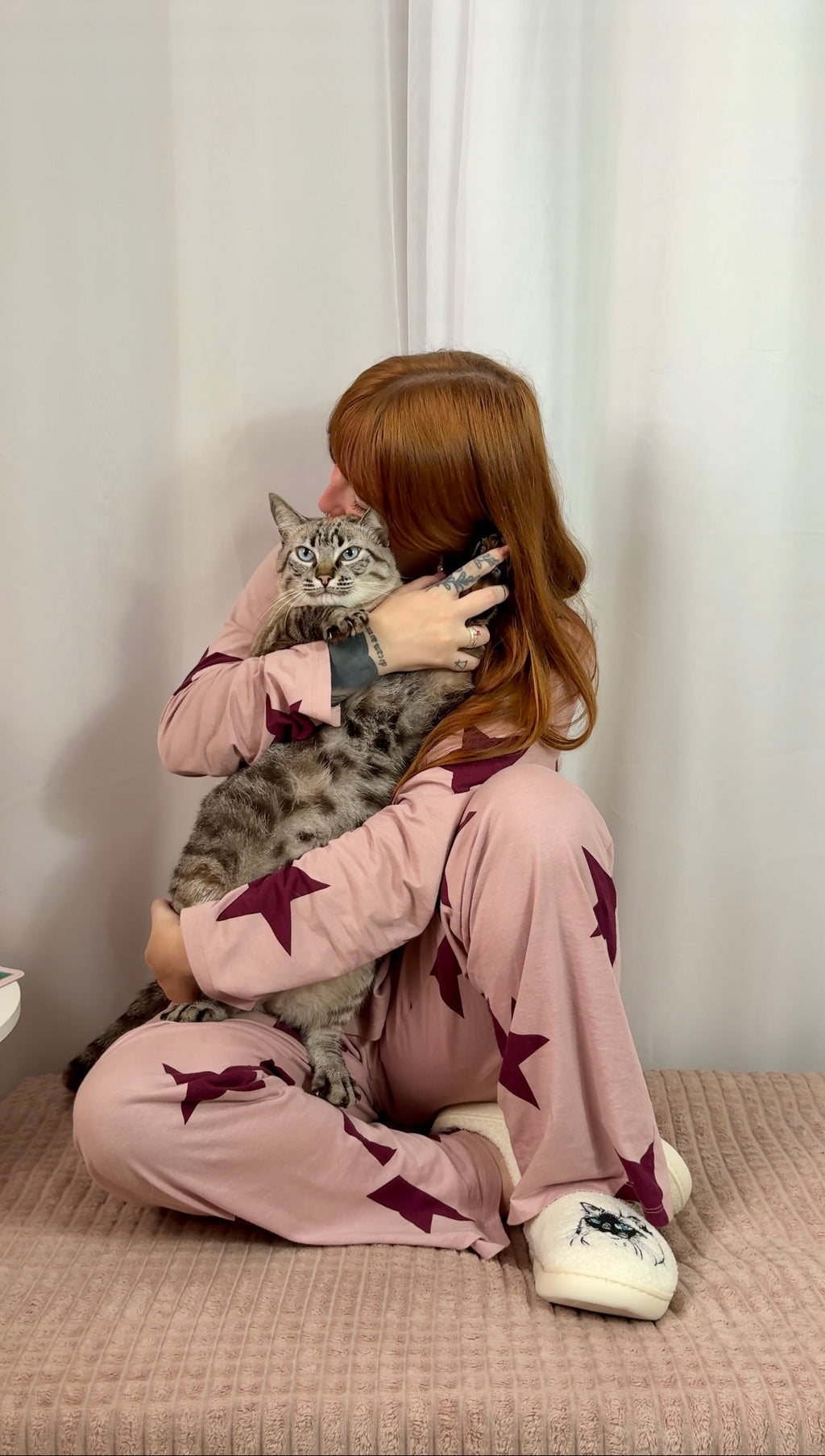 Pantufa Gatinho Olhos de Safira