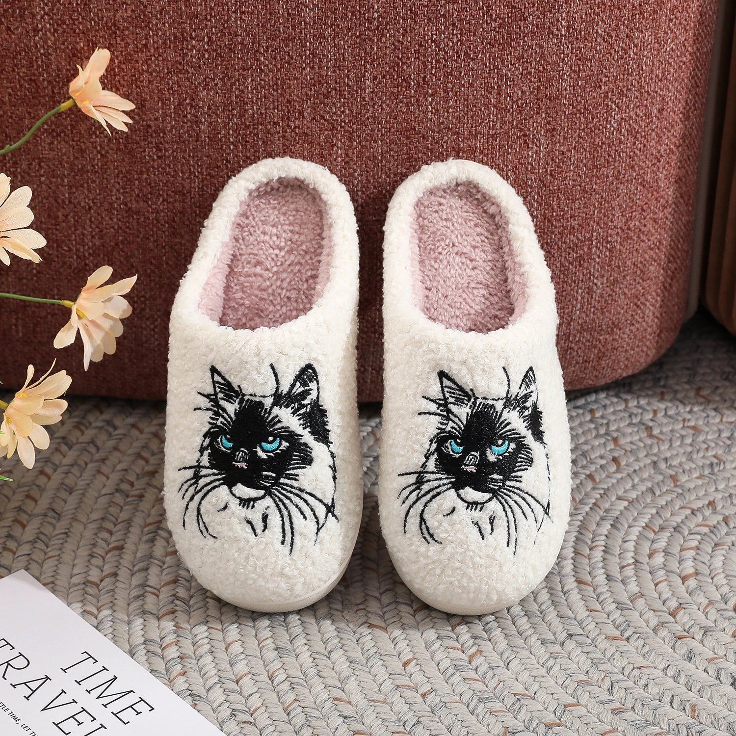 Pantufa Gatinho Olhos de Safira