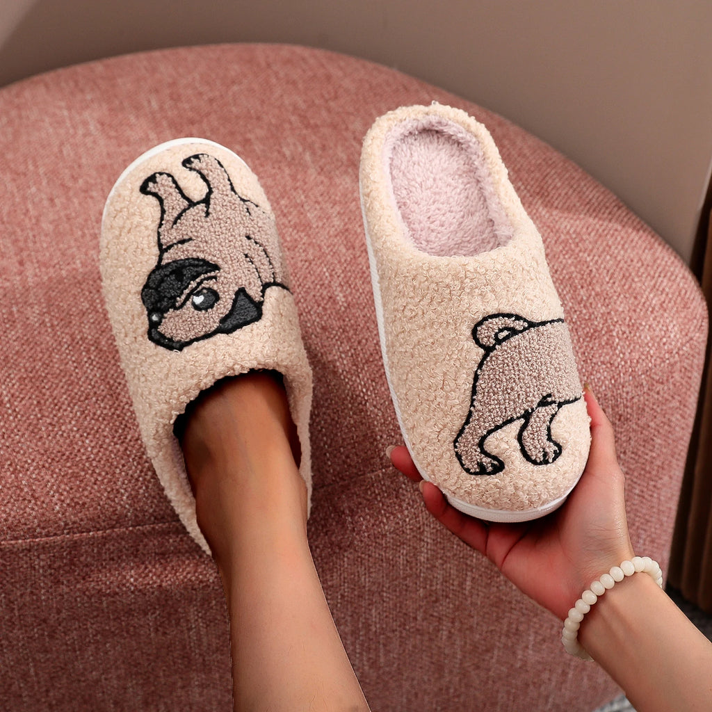 Pantufa pug dog