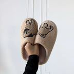 Pantufa pug dog