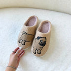 Pantufa pug dog